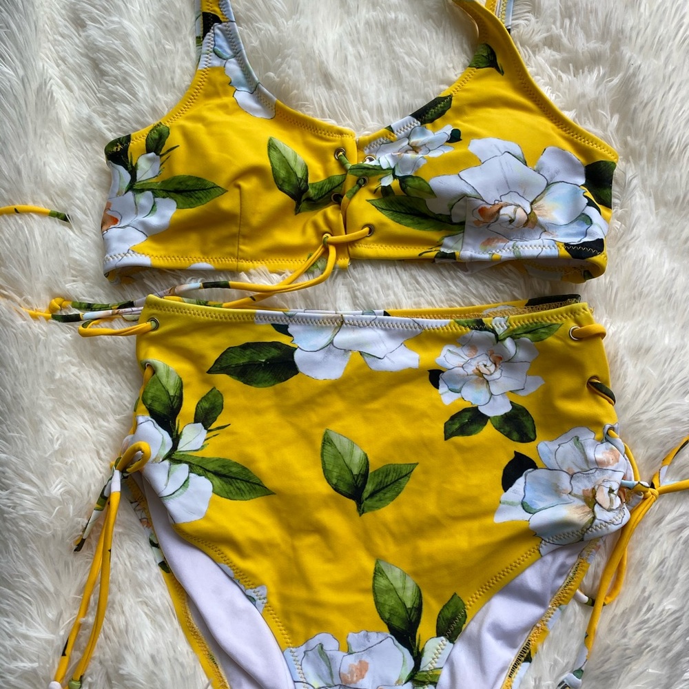 Like New- CUPSHE Swimsuit Size Small